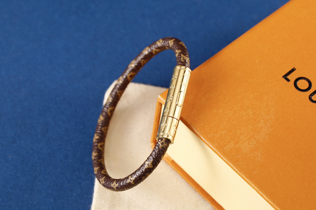 [TOP] Louis Vuitton LV Classic Monogram Leather with Logo Thin Bracelet - Brown