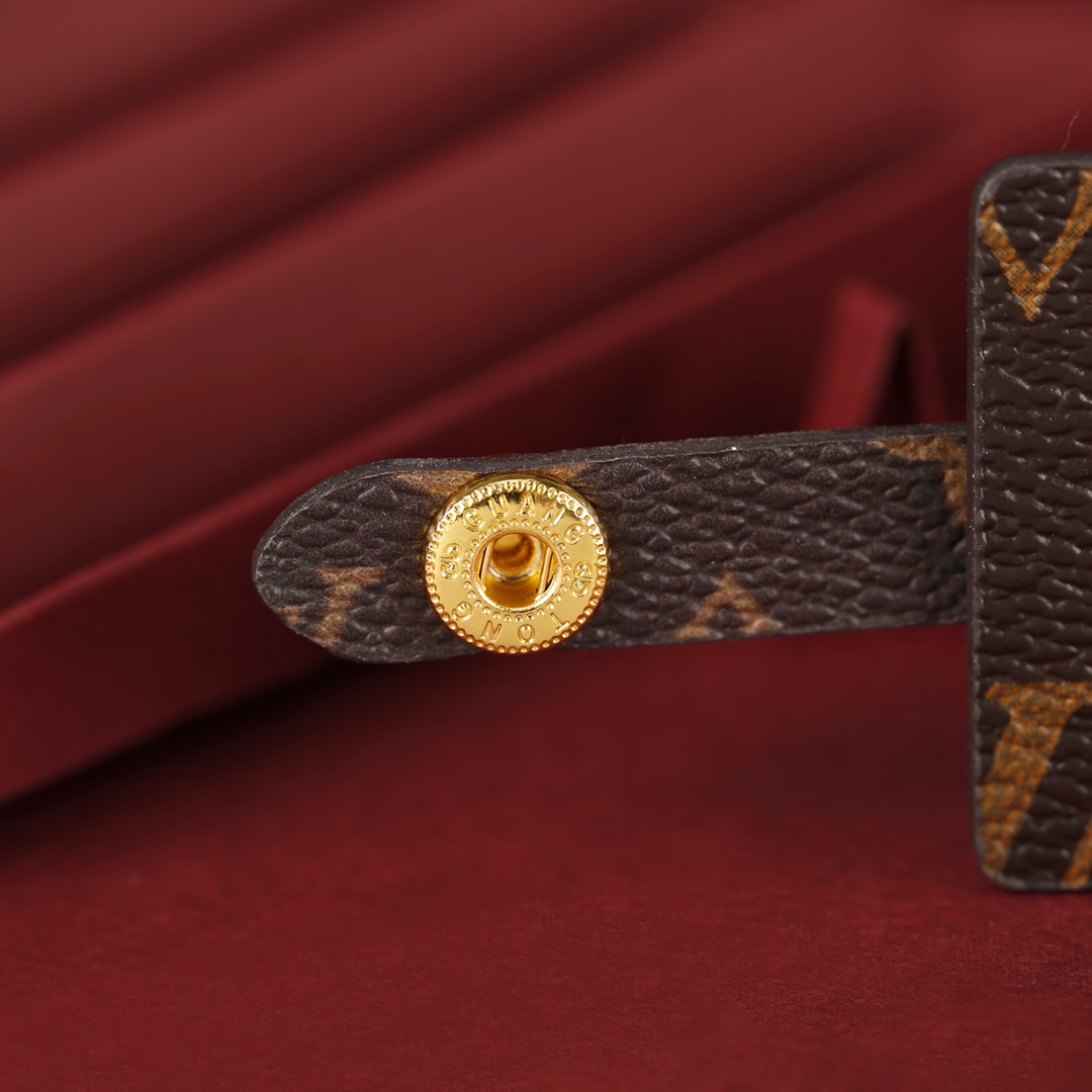 [TOP] Louis Vuitton LV Classic Monogram Leather with Logo Bracelet - Brown