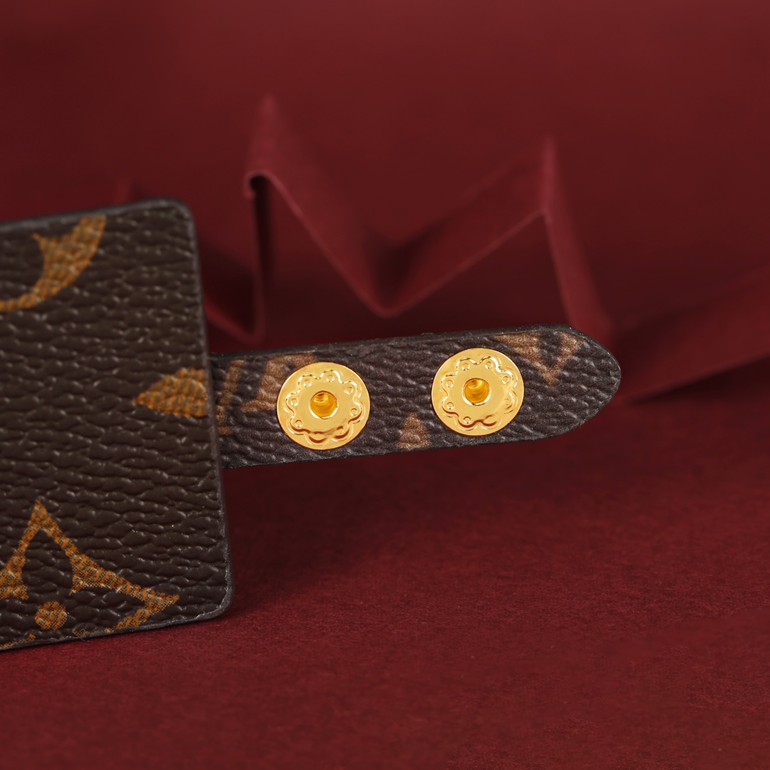 [TOP] Louis Vuitton LV Classic Monogram Leather with Logo Bracelet - Brown