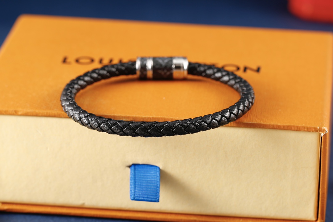 [TOP] Louis Vuitton LV Leather with Logo Thin Circle Bracelet - Black