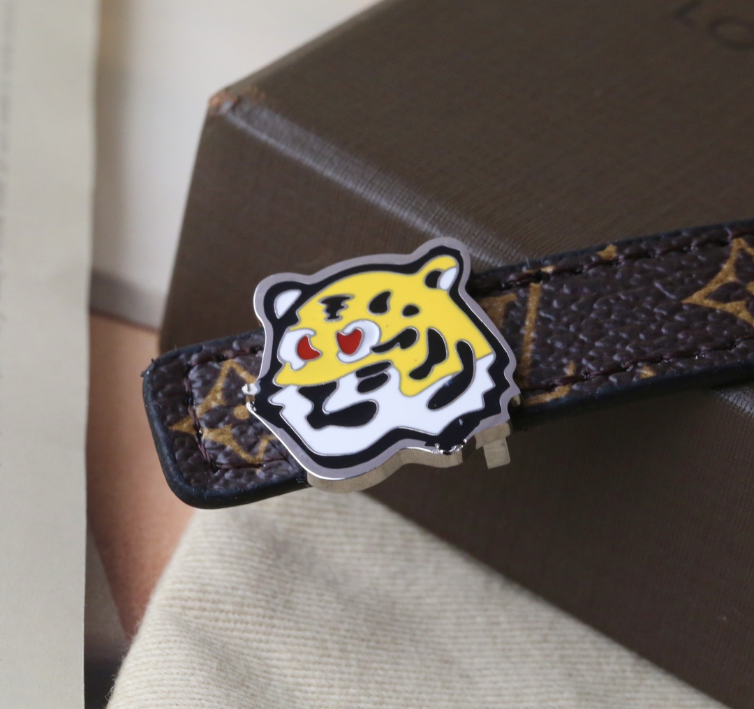 [TOP] Louis Vuitton LV Monogram Leather with Tiger Head Bracelet