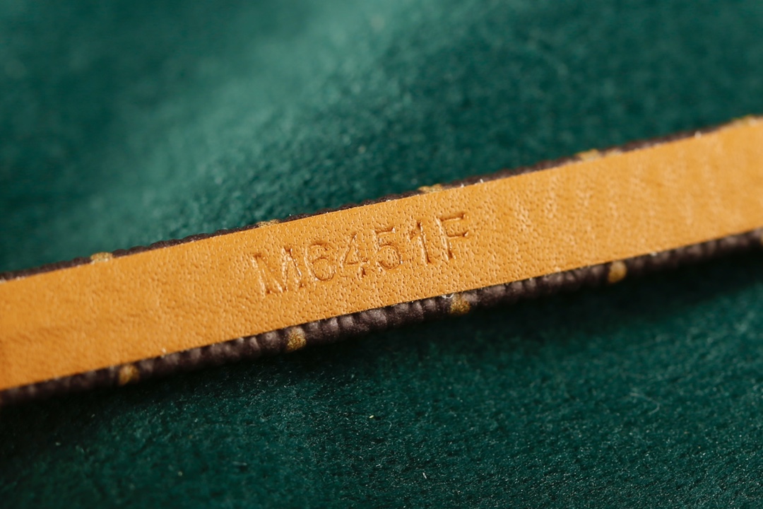 [TOP] Louis Vuitton LV Classic Monogram Leather Bracelet