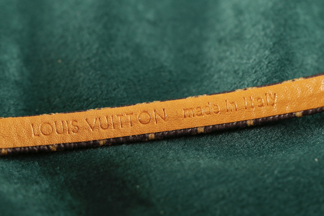[TOP] Louis Vuitton LV Classic Monogram Leather Bracelet