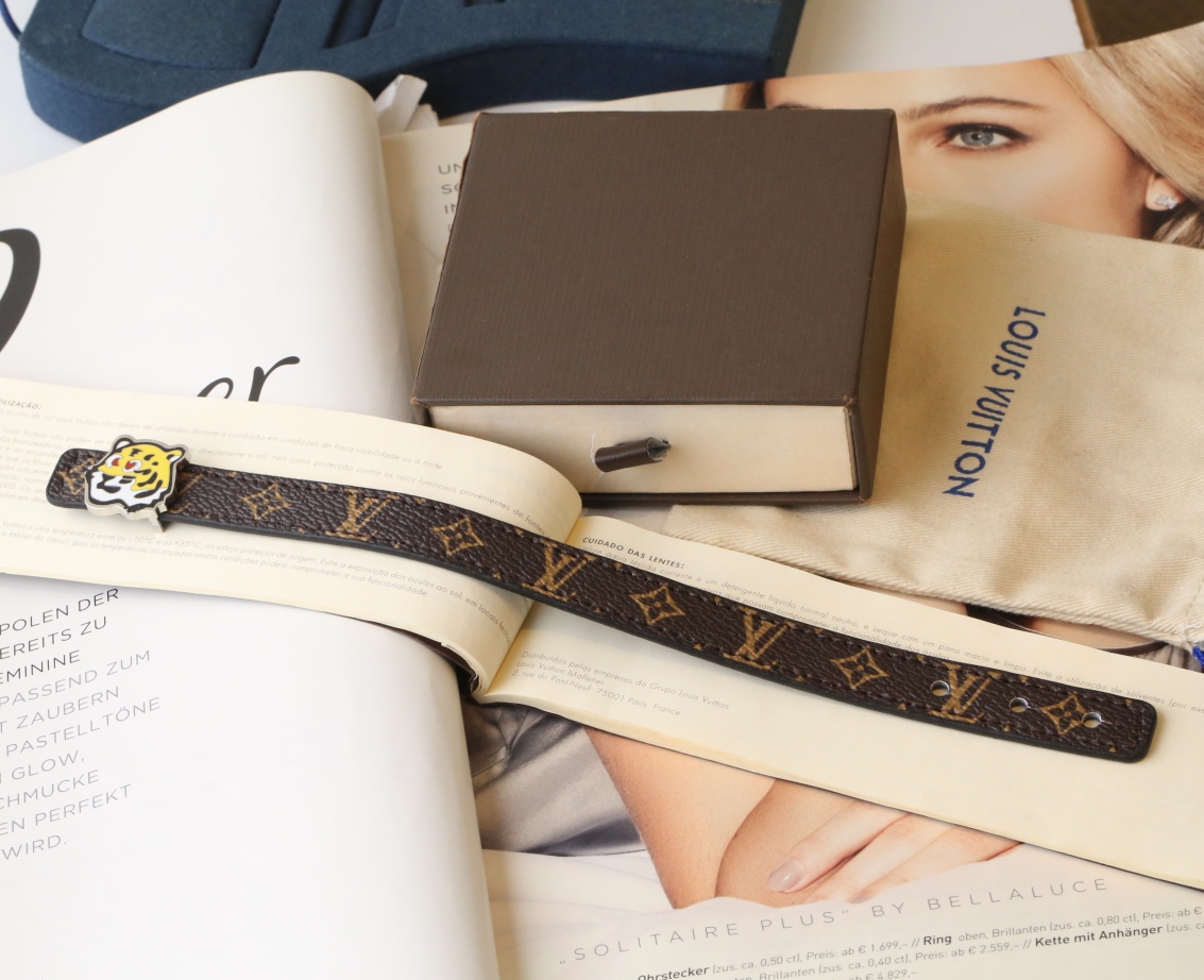 [TOP] Louis Vuitton LV Monogram Leather with Tiger Head Bracelet