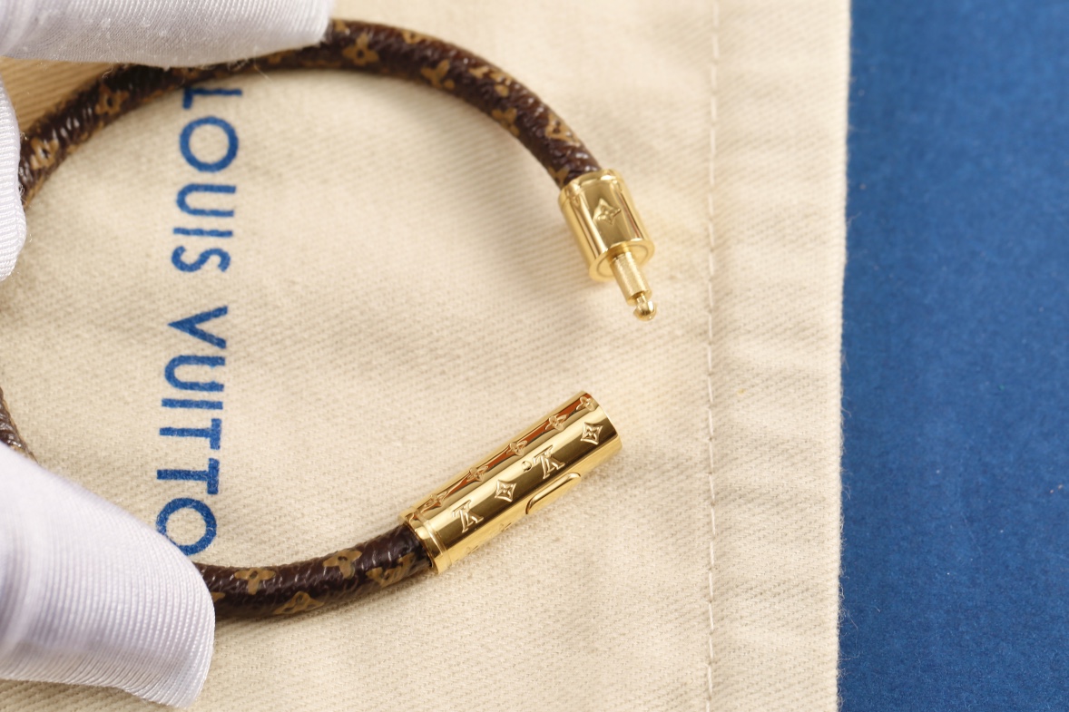 [TOP] Louis Vuitton LV Classic Monogram Leather with Logo Thin Bracelet - Brown