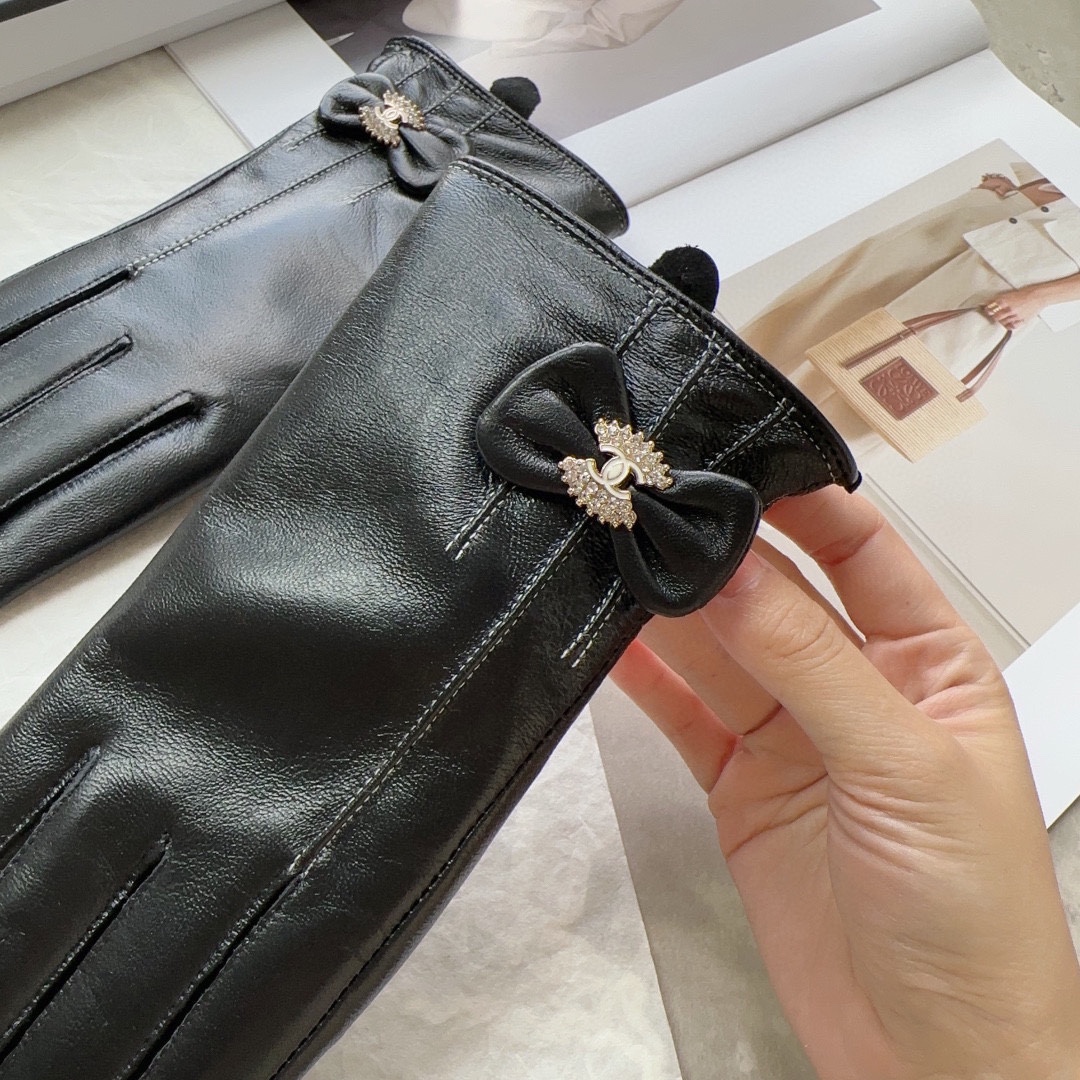 [TOP] CHANEL  First Grade Sheepskin Women's Gloves - Black