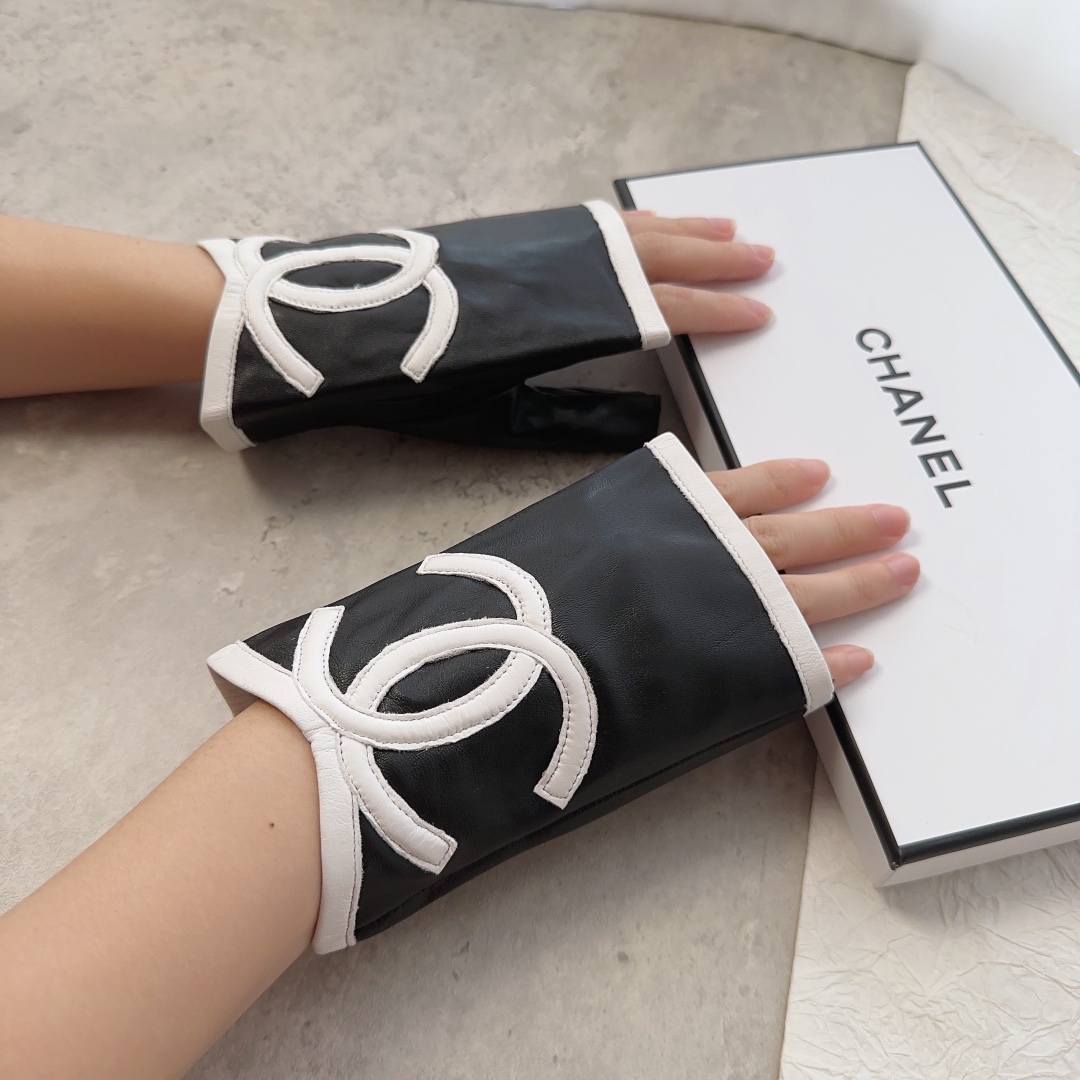 [TOP] CHANEL  Imported lambskin Women's Gloves - Black& White