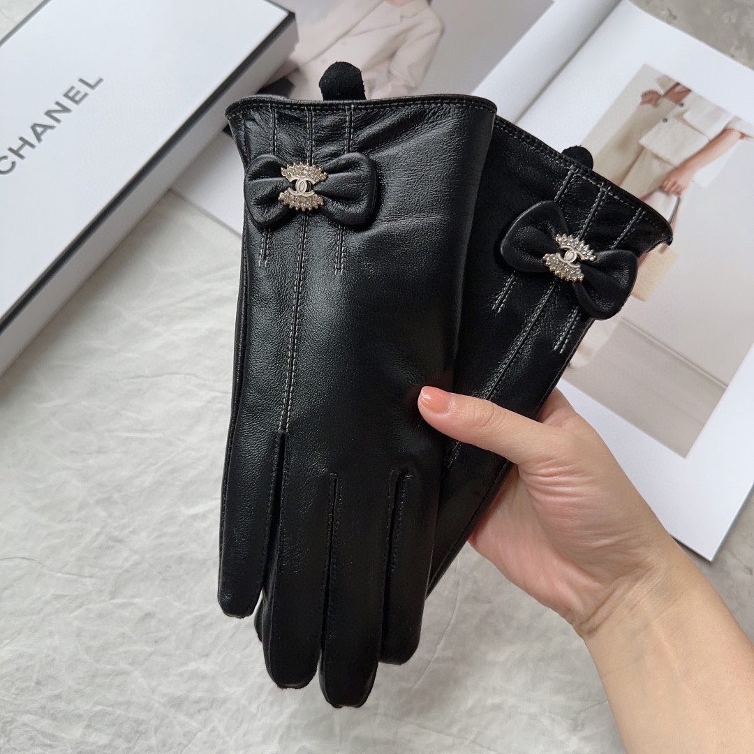 [TOP] CHANEL  First Grade Sheepskin Women's Gloves - Black