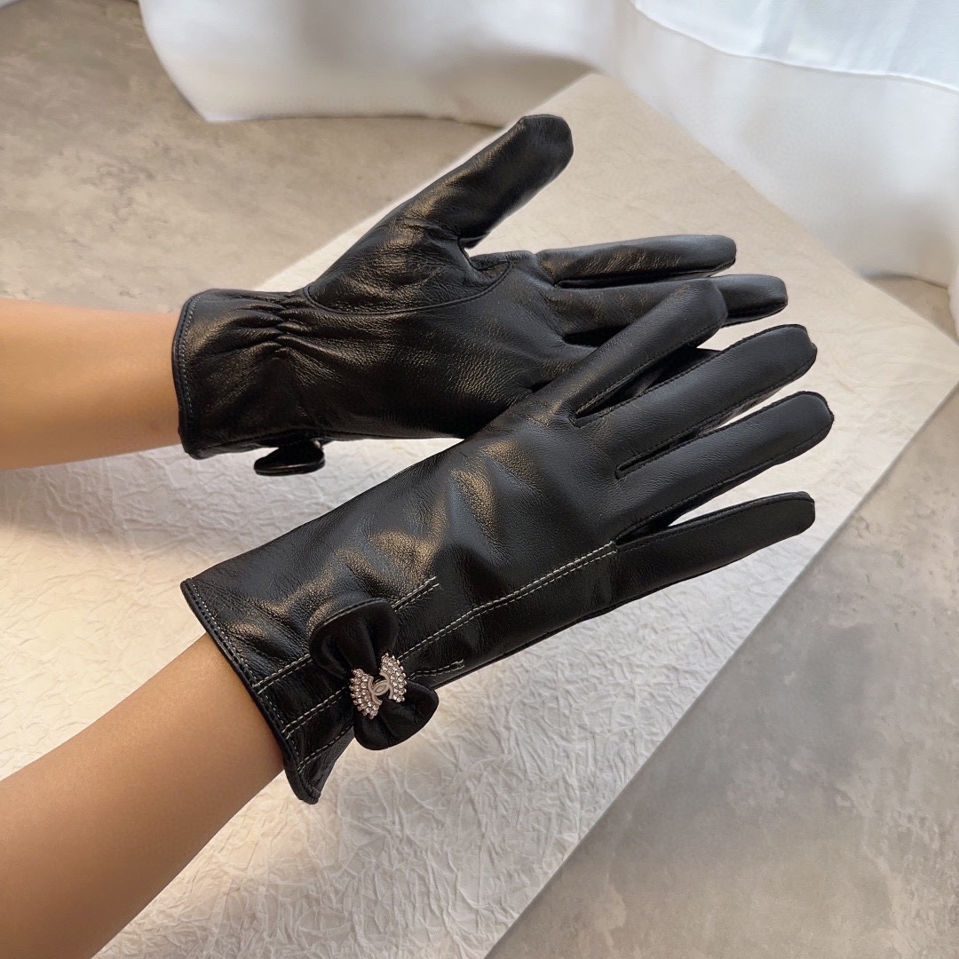 [TOP] CHANEL  First Grade Sheepskin Women's Gloves - Black