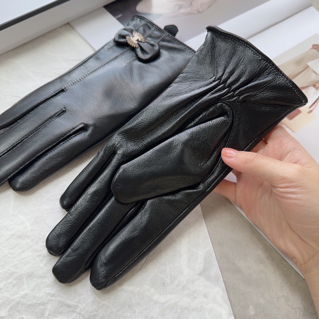 [TOP] CHANEL  First Grade Sheepskin Women's Gloves - Black