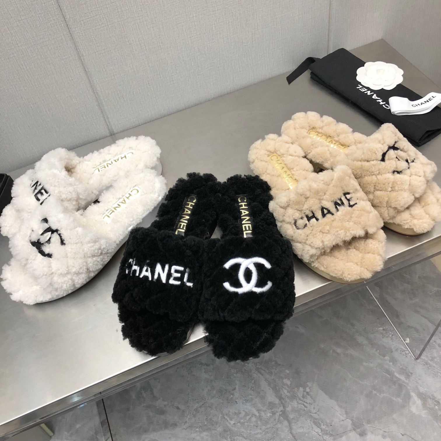 [TOP] CHANEL High - Quality Real Fur Slippers - Three Colors