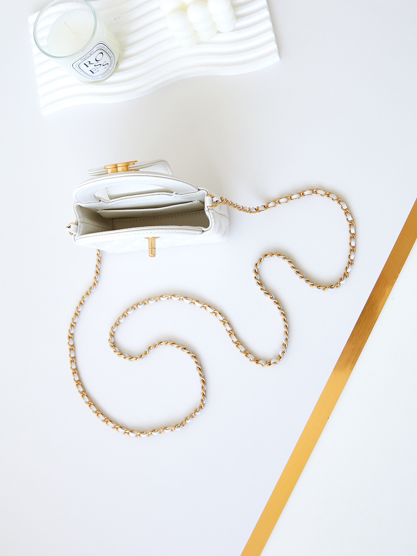 [TOP] CHANEL 23K Mini Handle Bag 8.3x12.5x4 cm - GHW - White