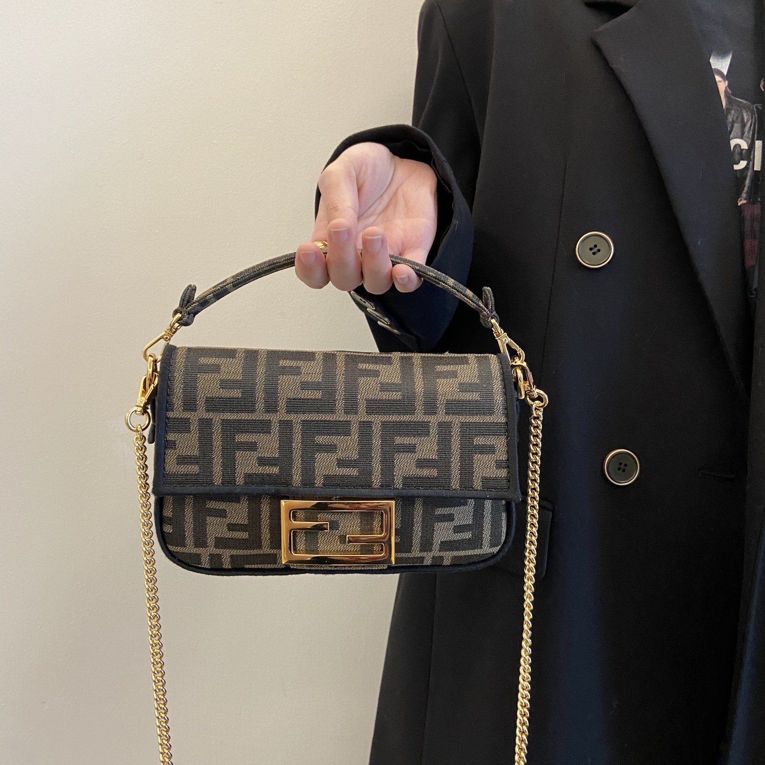 [TOP] FENDI FENDI Baguette Mini Canvas Bag