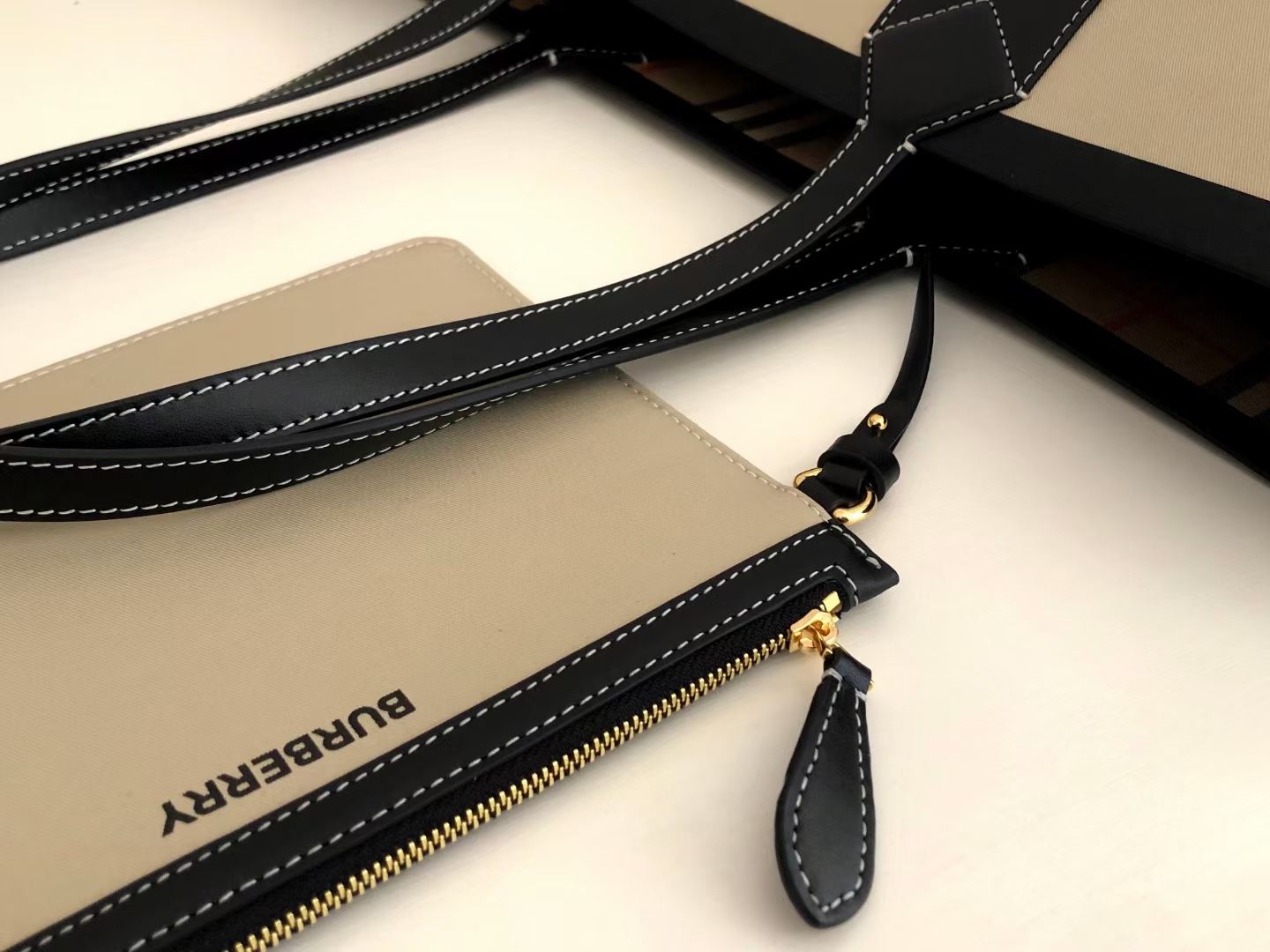 [TOP] BURBERRY B's Pure Original Double-Sided Light Beige Canvas + Black Letter Logo Tote