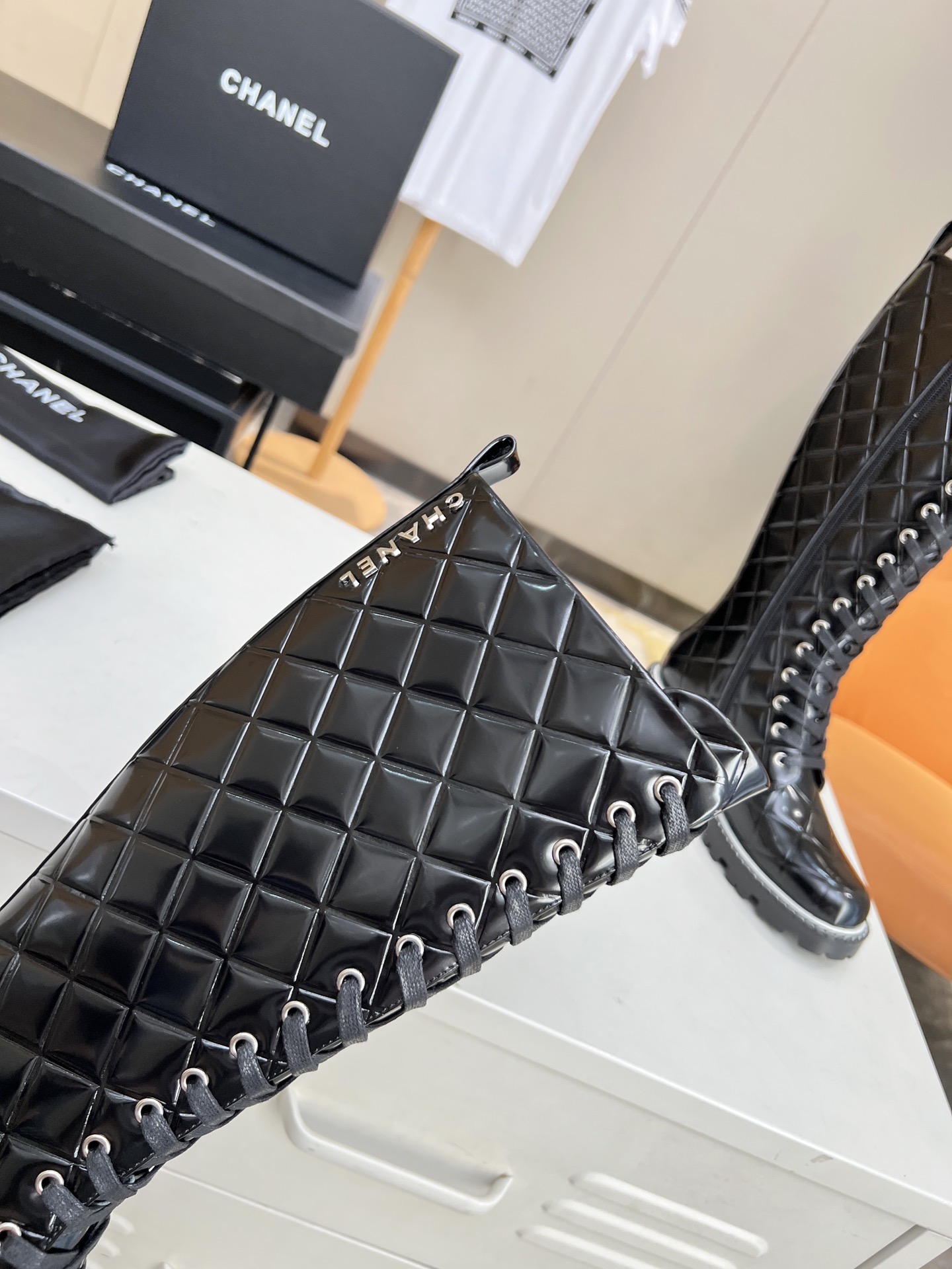 [TOP] CHANEL Cowhide Embossed Classic Martin Boots - Black