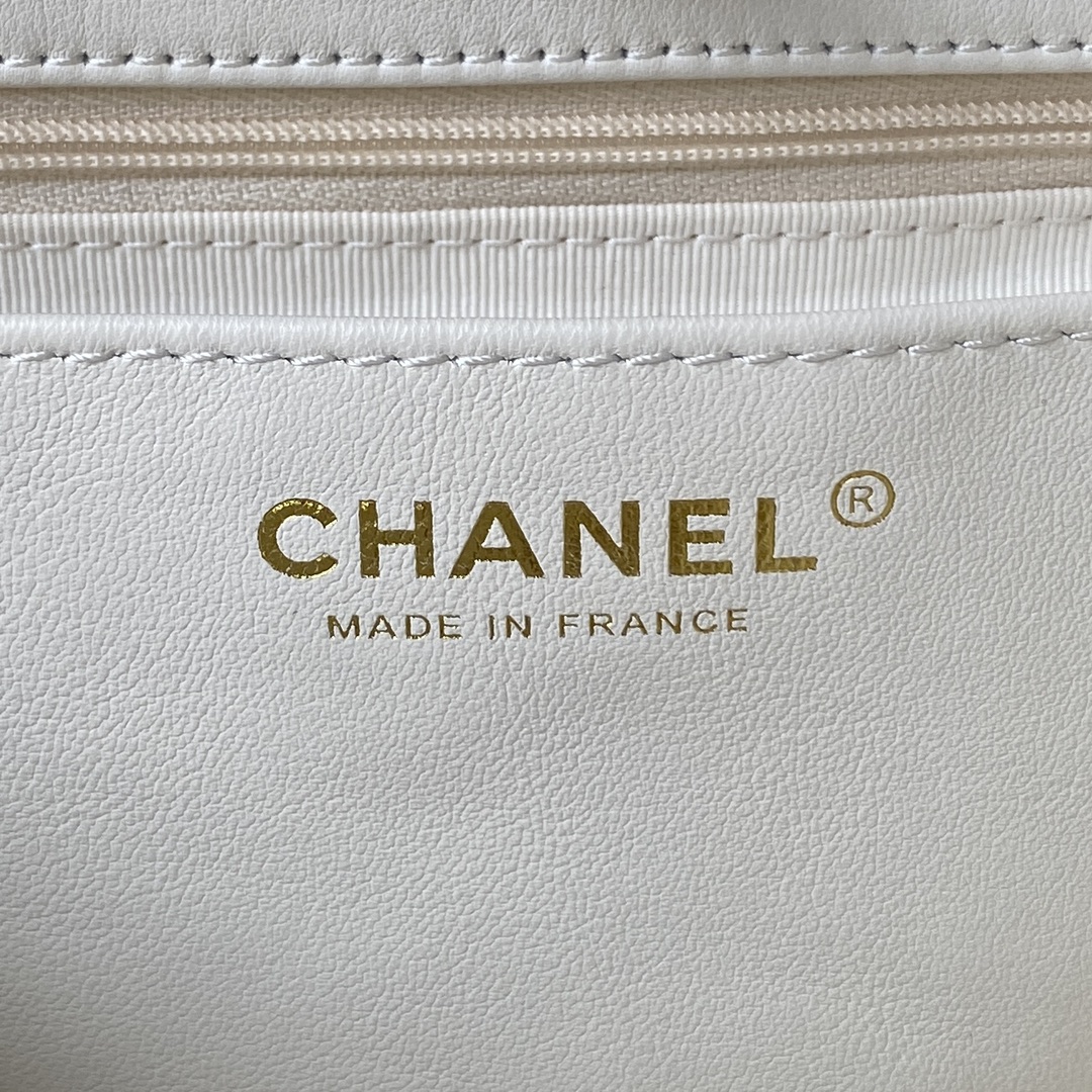 [TOP] CHANEL 23A Hobo Handbag Hippie Bag 26*25*7.5𝗰𝗺 - White