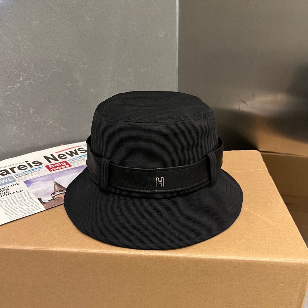 [TOP] HERMES New Fisherman Hat - Two Colors