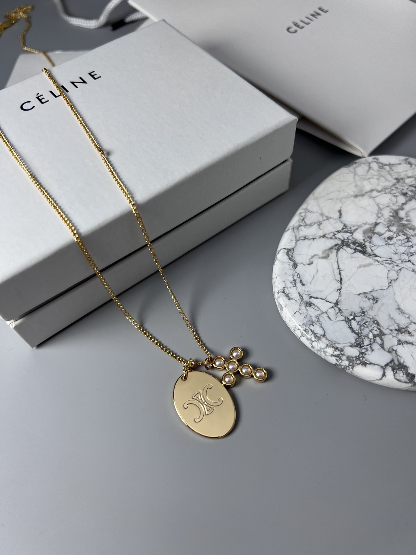 [TOP] CELINE Necklace - Gold