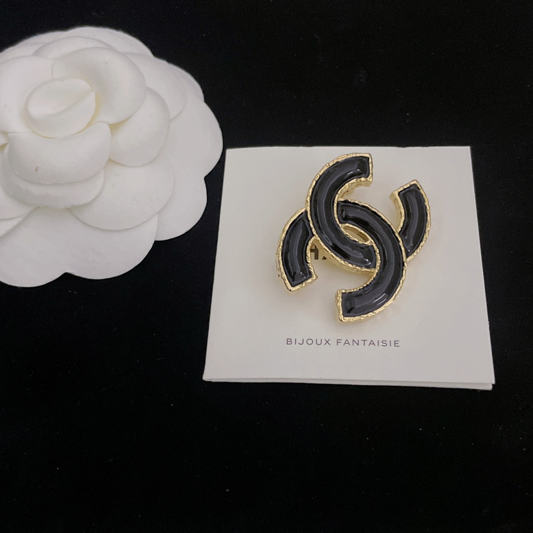 [TOP] CHANEL Double C Classic Brooch - Black