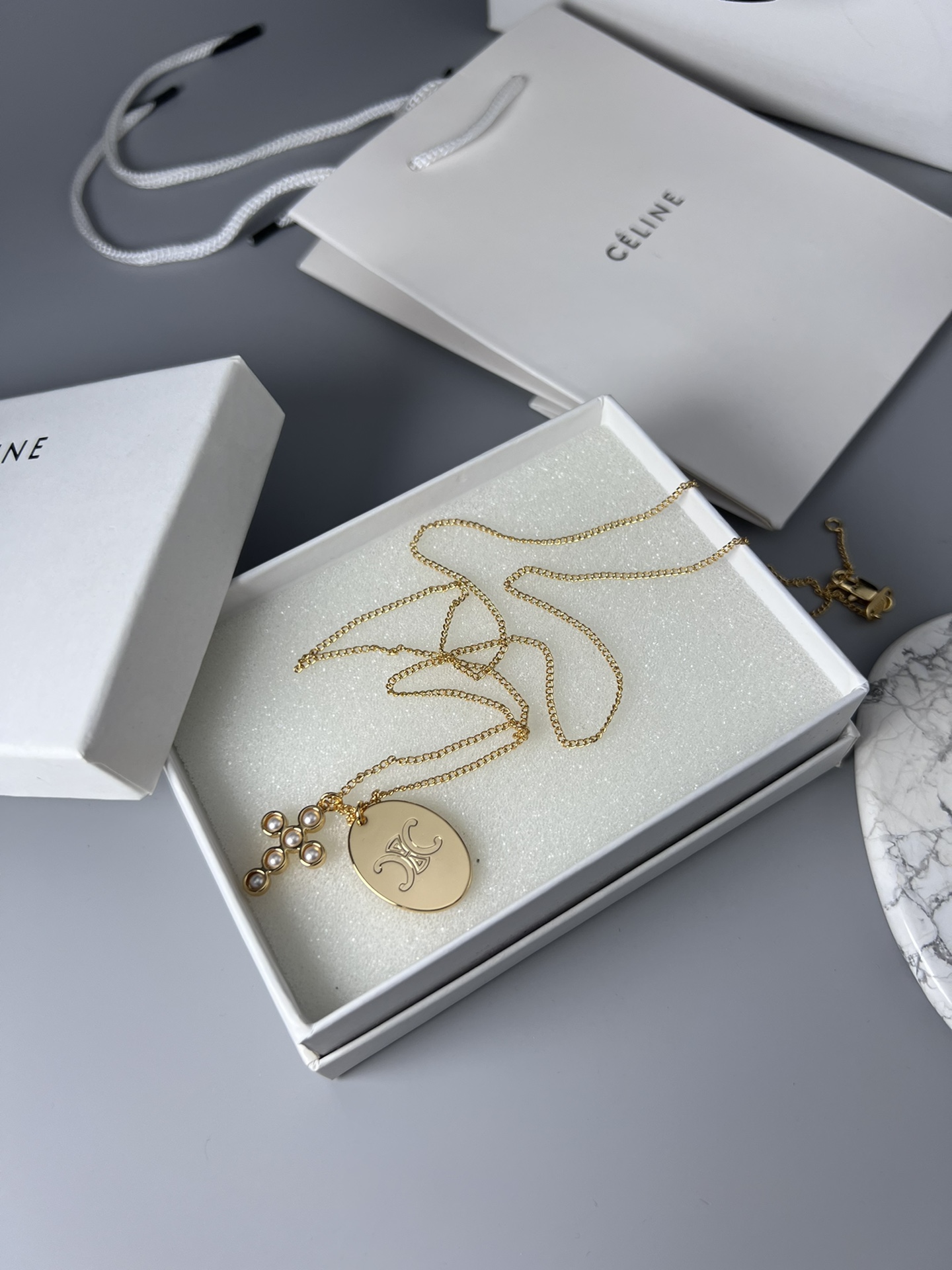 [TOP] CELINE Necklace - Gold