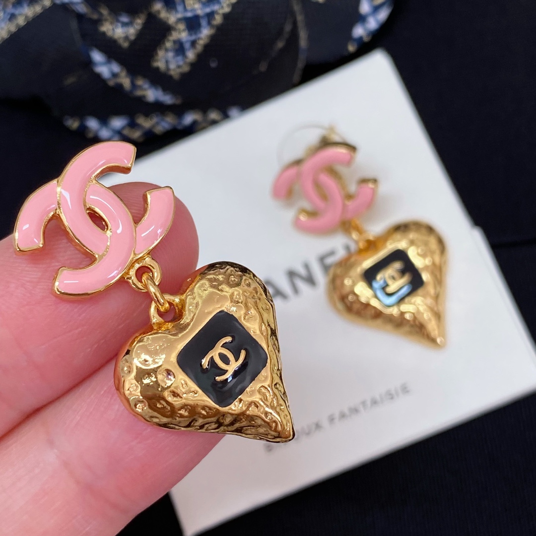 [TOP] CHANEL Enamel Double C Lava Love Earrings - 2 Colors