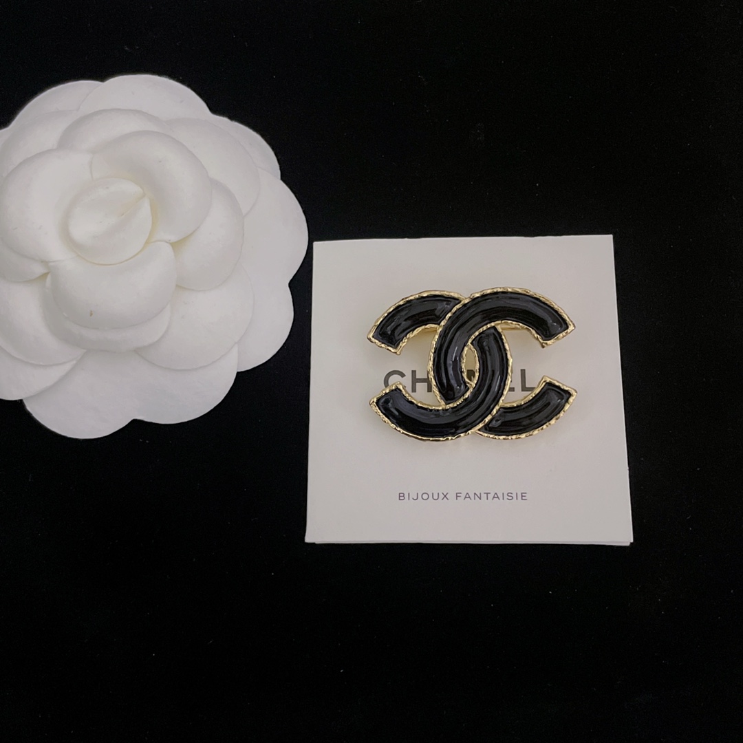 [TOP] CHANEL Double C Classic Brooch - Black