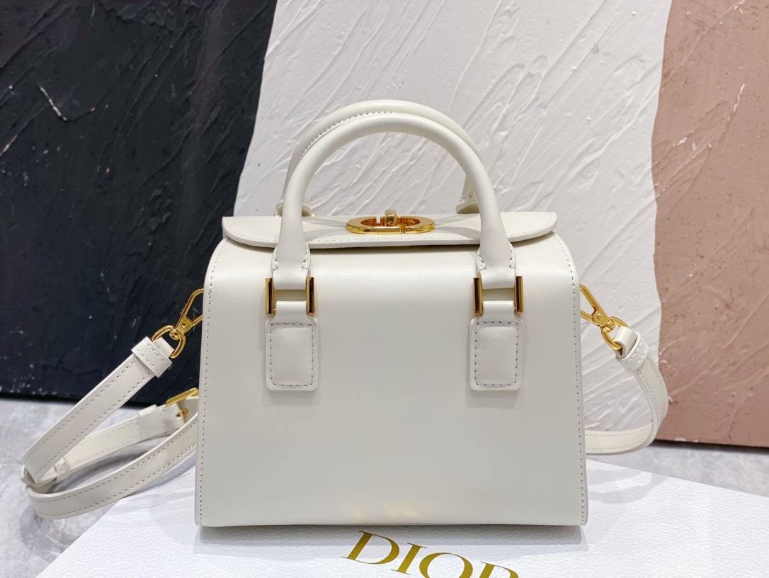 [TOP] Christian Dior Dior New Pillow Bag Handbag 19*15*15 cm - Milky White