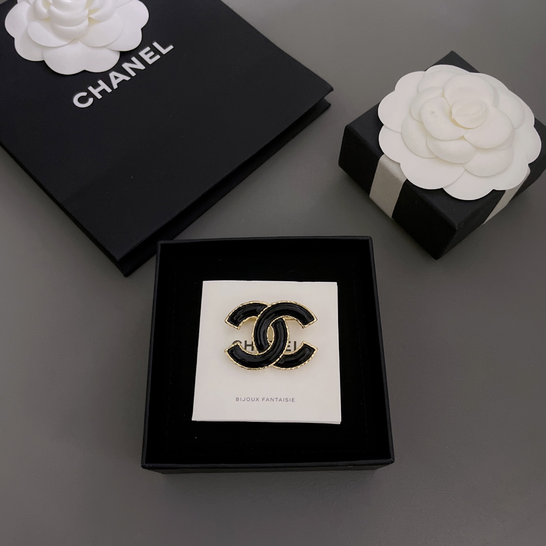 [TOP] CHANEL Double C Classic Brooch - Black
