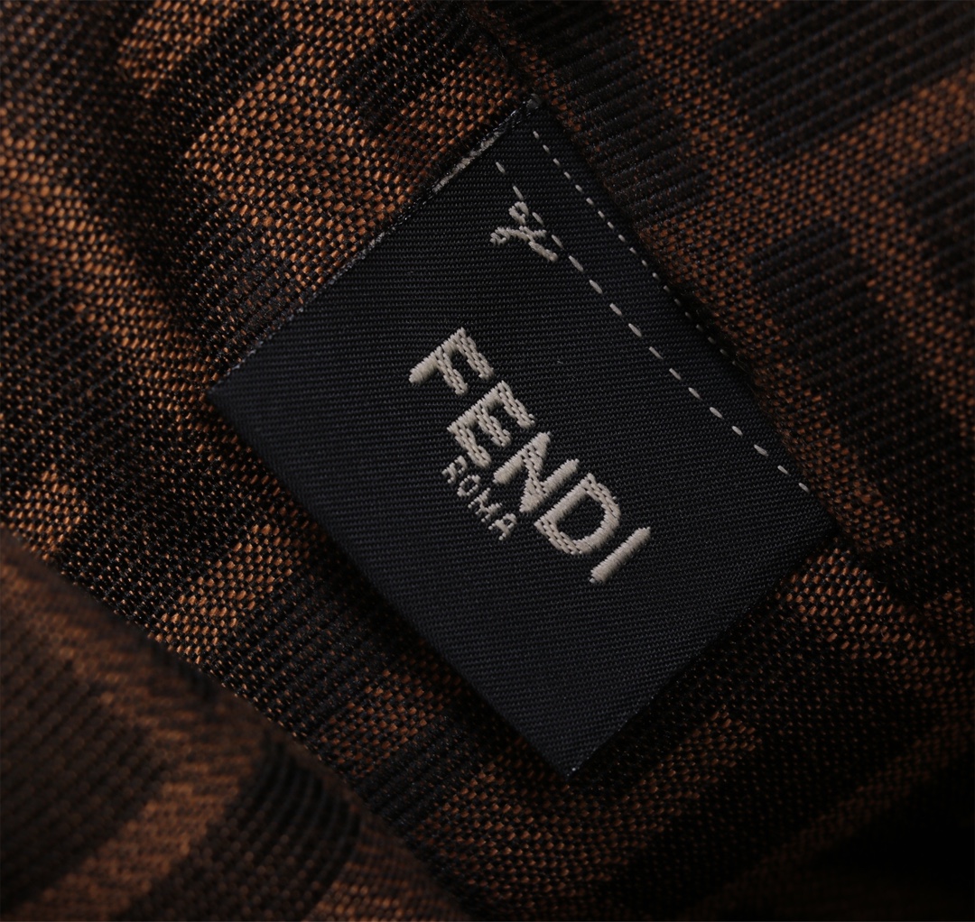 [TOP] FENDI  Sequined Tote Bag