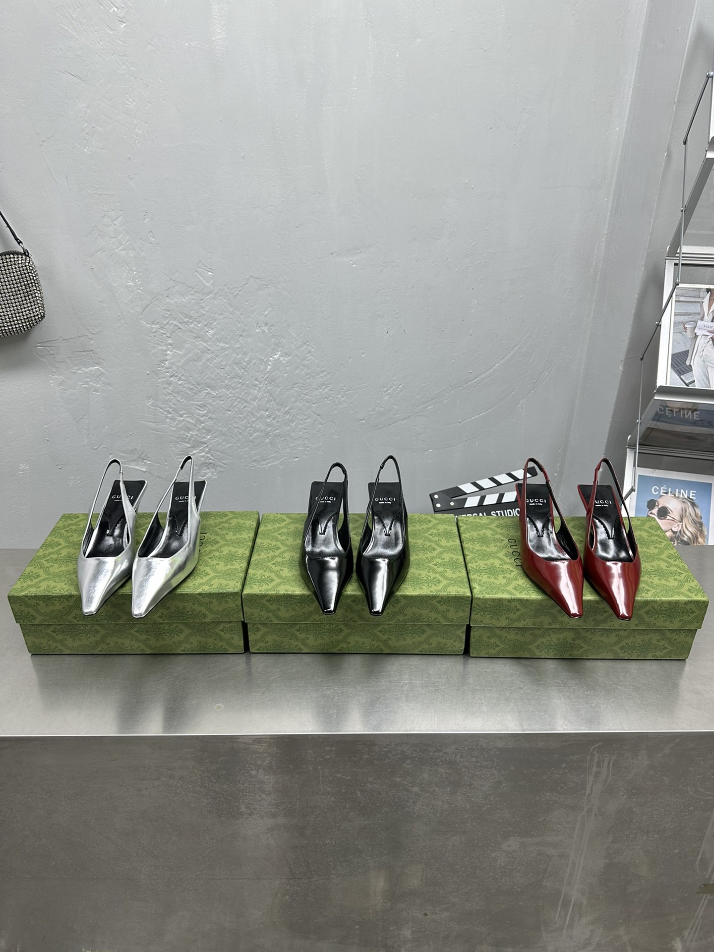 [TOP] GUCCI Cow Lacquered Leather Shoes - 3 Colors