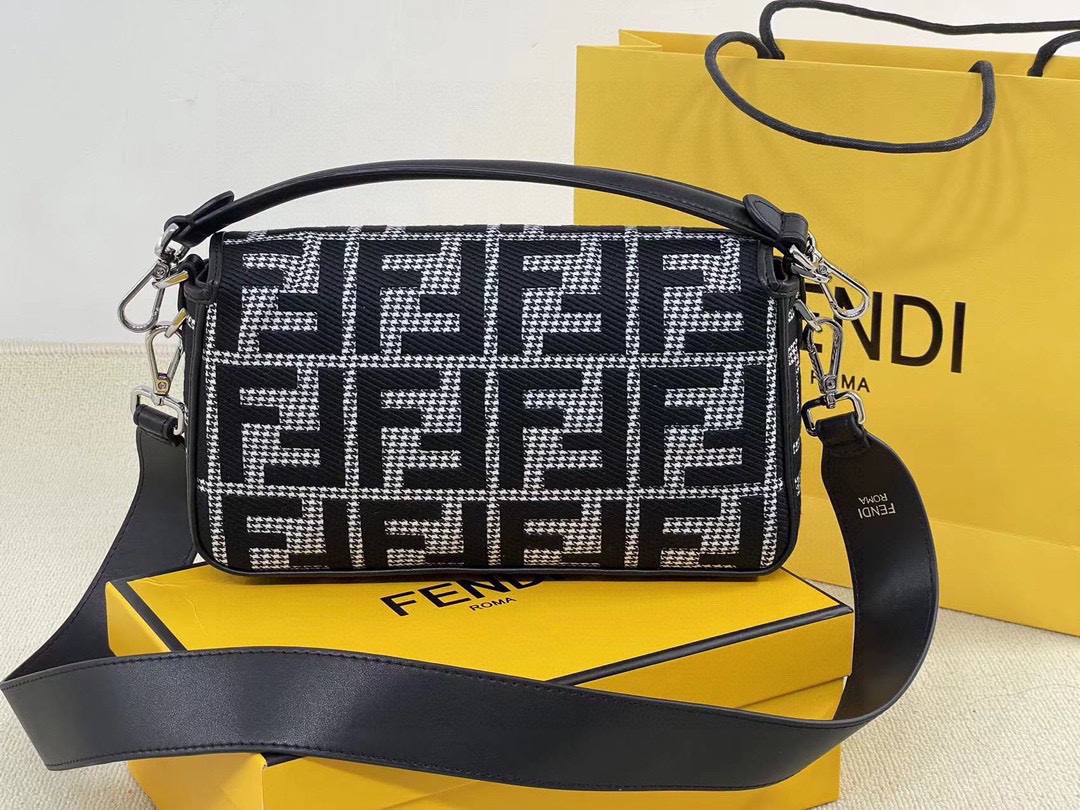 [TOP] FENDI Baguette Embroidered Baguette HandBag