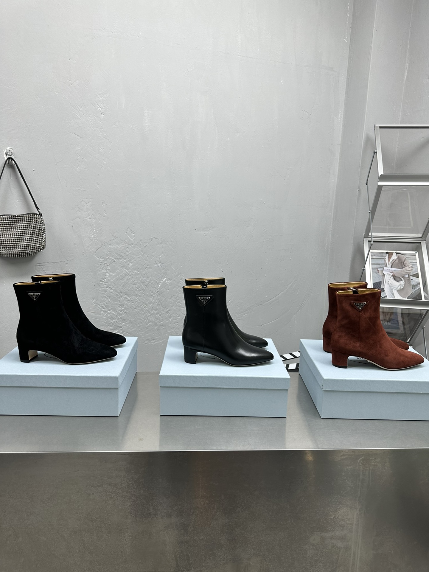 [TOP] PRADA Cowhide Side Zippered Short Boots - 3 Colors