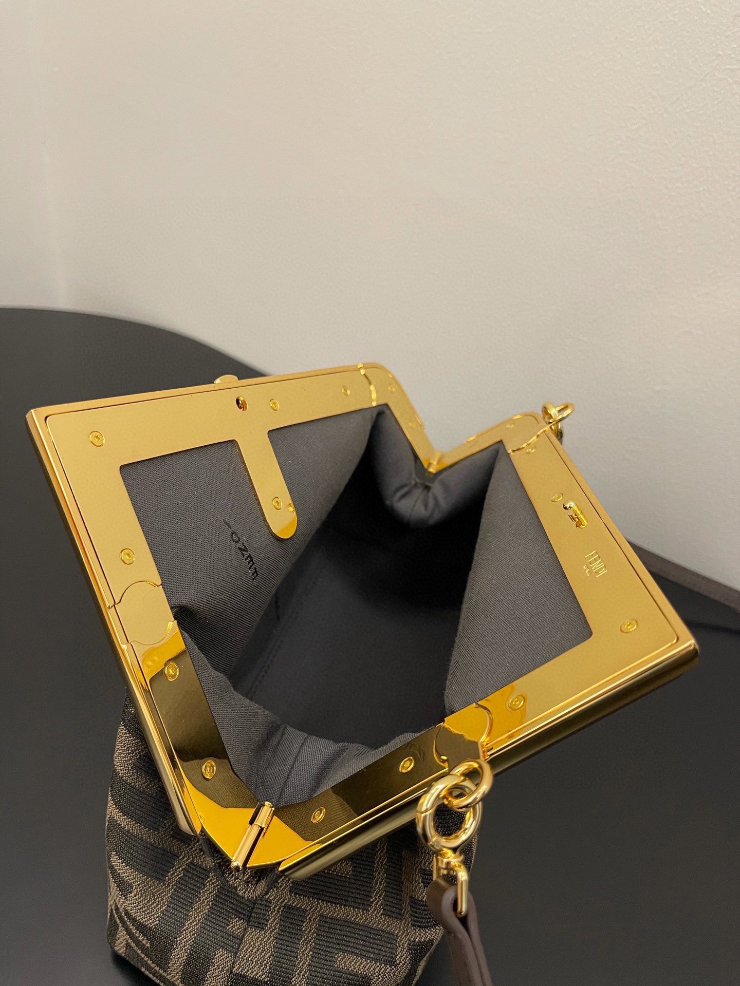 [TOP] FENDI FENDI First Yunduo Presbyopia Fabric Medium Size Bag