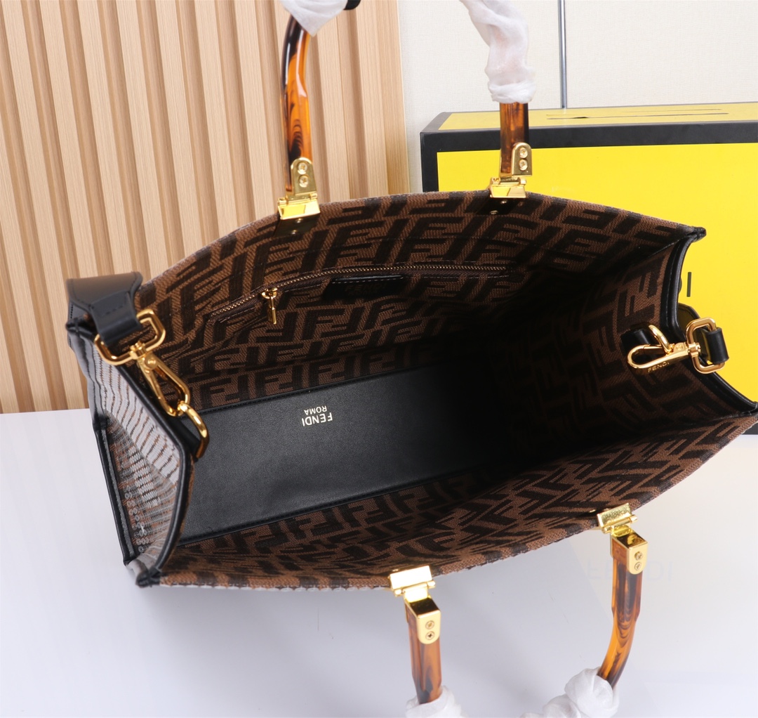 [TOP] FENDI  Sequined Tote Bag