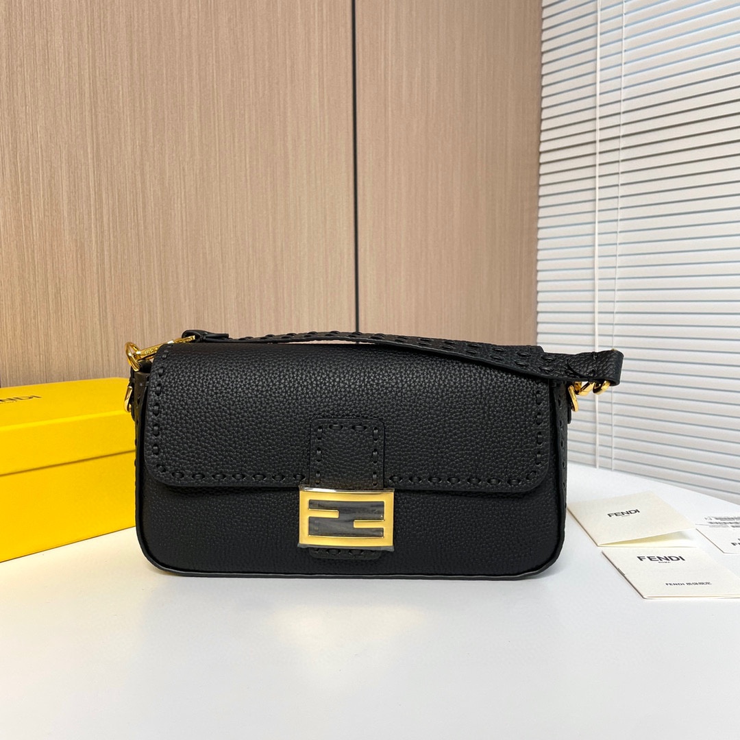 [TOP] FENDI Baguette Medium Baguette Bag - 3 Colors