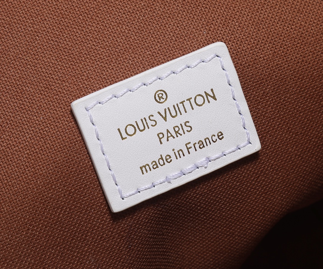 [TOP] Louis Vuitton LV  Nicolas Ghesquière Ellipse BB Handbag Monogram Canvas Curved Handbag 22.5 x 19.5 x 10 cm