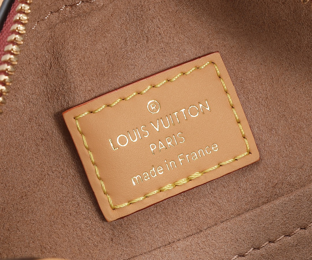 [TOP] Louis Vuitton LV Boîte Chapeau Souple Bag 17 x 18 x 7 cm - Reverse Monogram