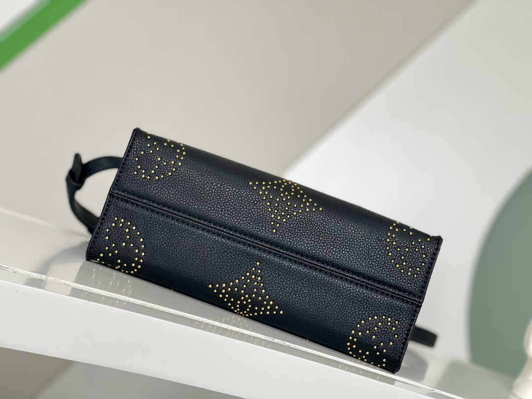 [TOP] Louis Vuitton LV On The Go Big Flower Mommy Bag  25x 11.0 x 19.0 cm- Black