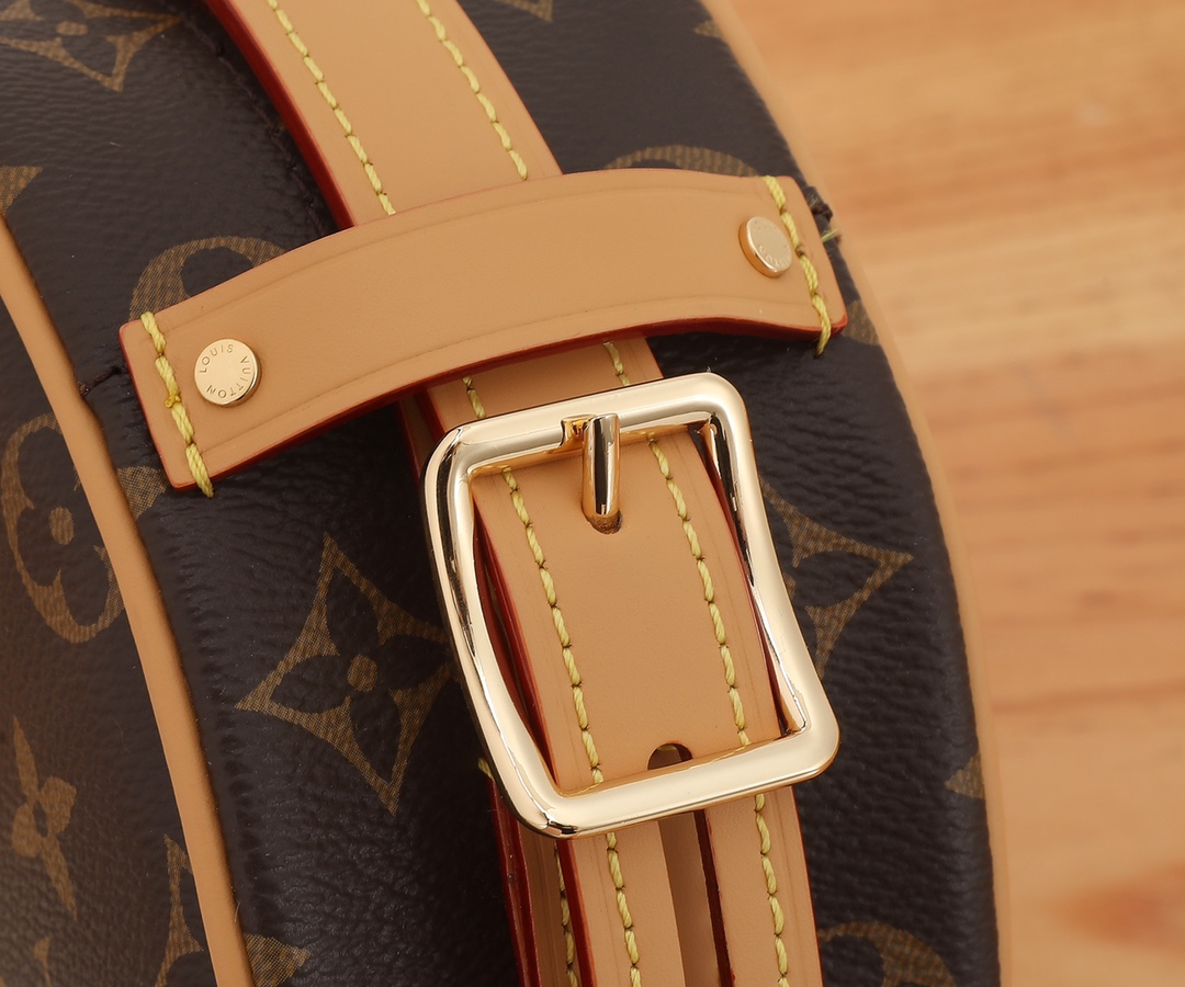 [TOP] Louis Vuitton LV Boîte Chapeau Souple Bag 17 x 18 x 7 cm - Reverse Monogram