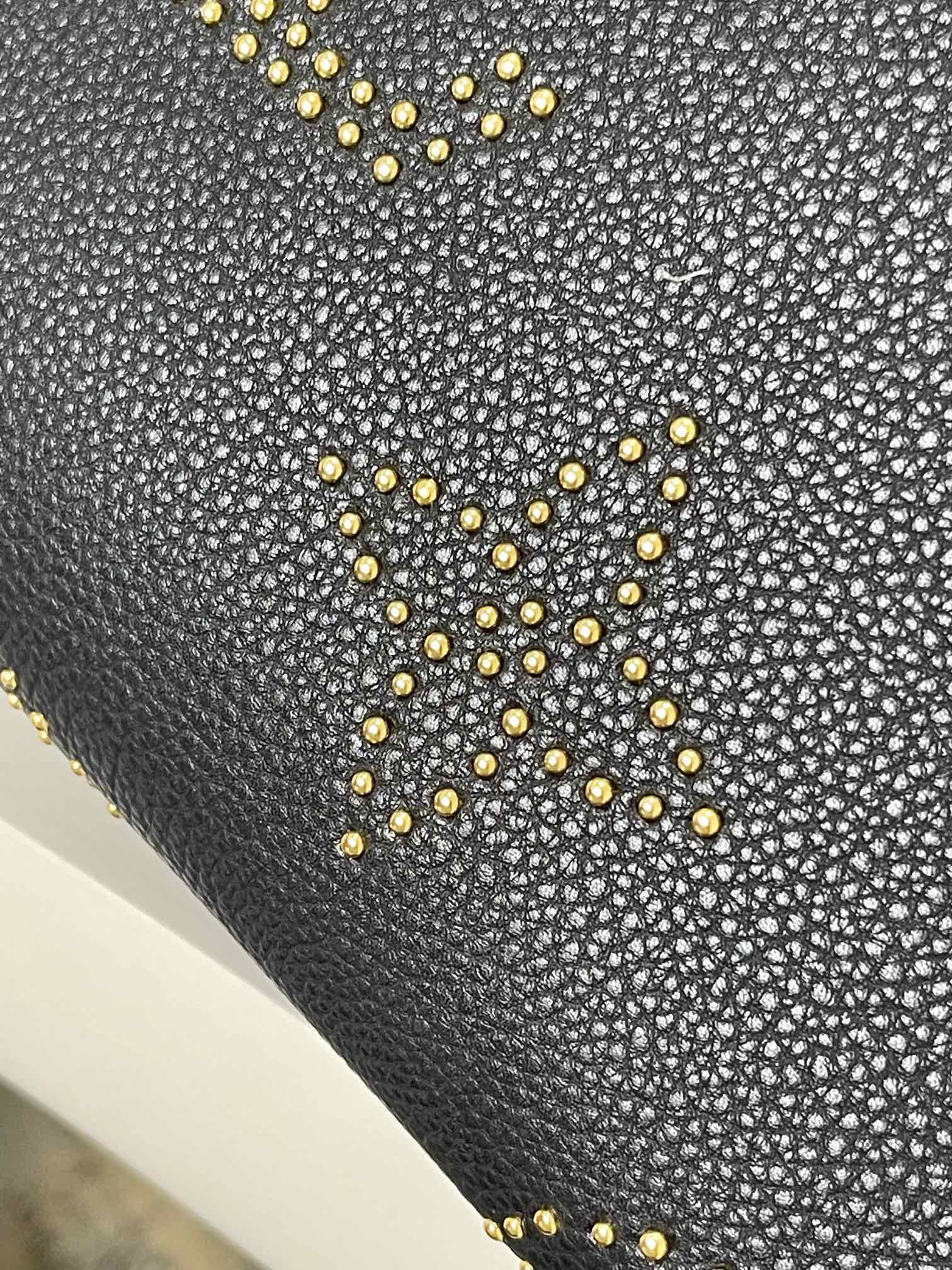 [TOP] Louis Vuitton LV On The Go Big Flower Mommy Bag  25x 11.0 x 19.0 cm- Black