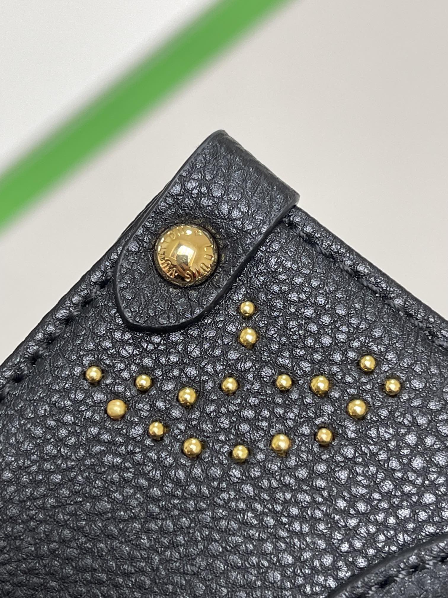 [TOP] Louis Vuitton LV On The Go Big Flower Mommy Bag  25x 11.0 x 19.0 cm- Black