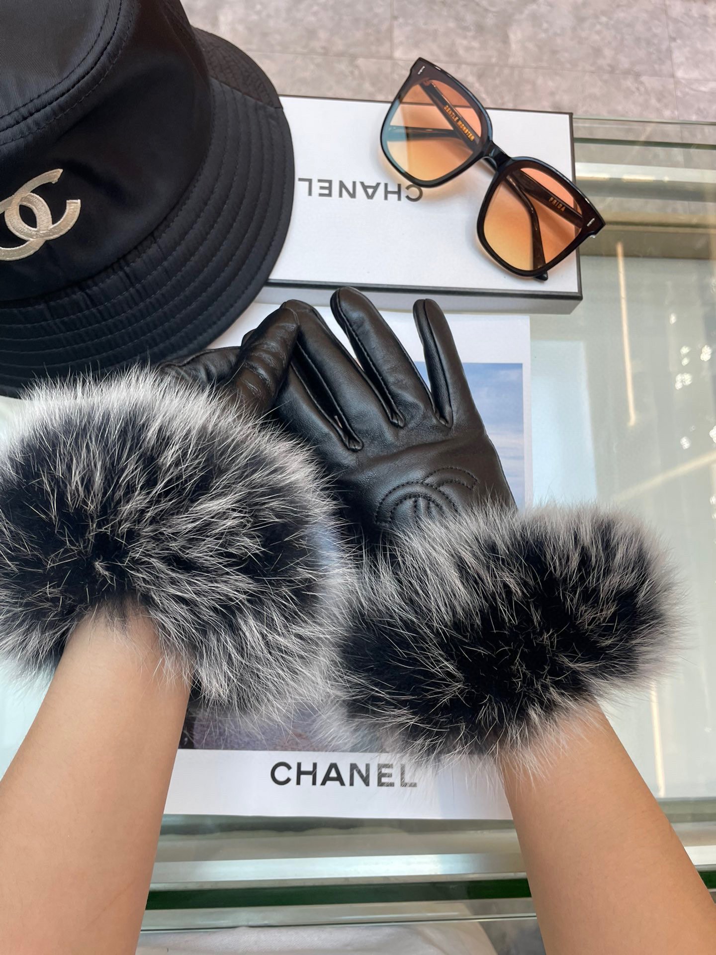 [TOP] CHANEL  Women's Gloves First Grade Sheepskin Gloves- Black