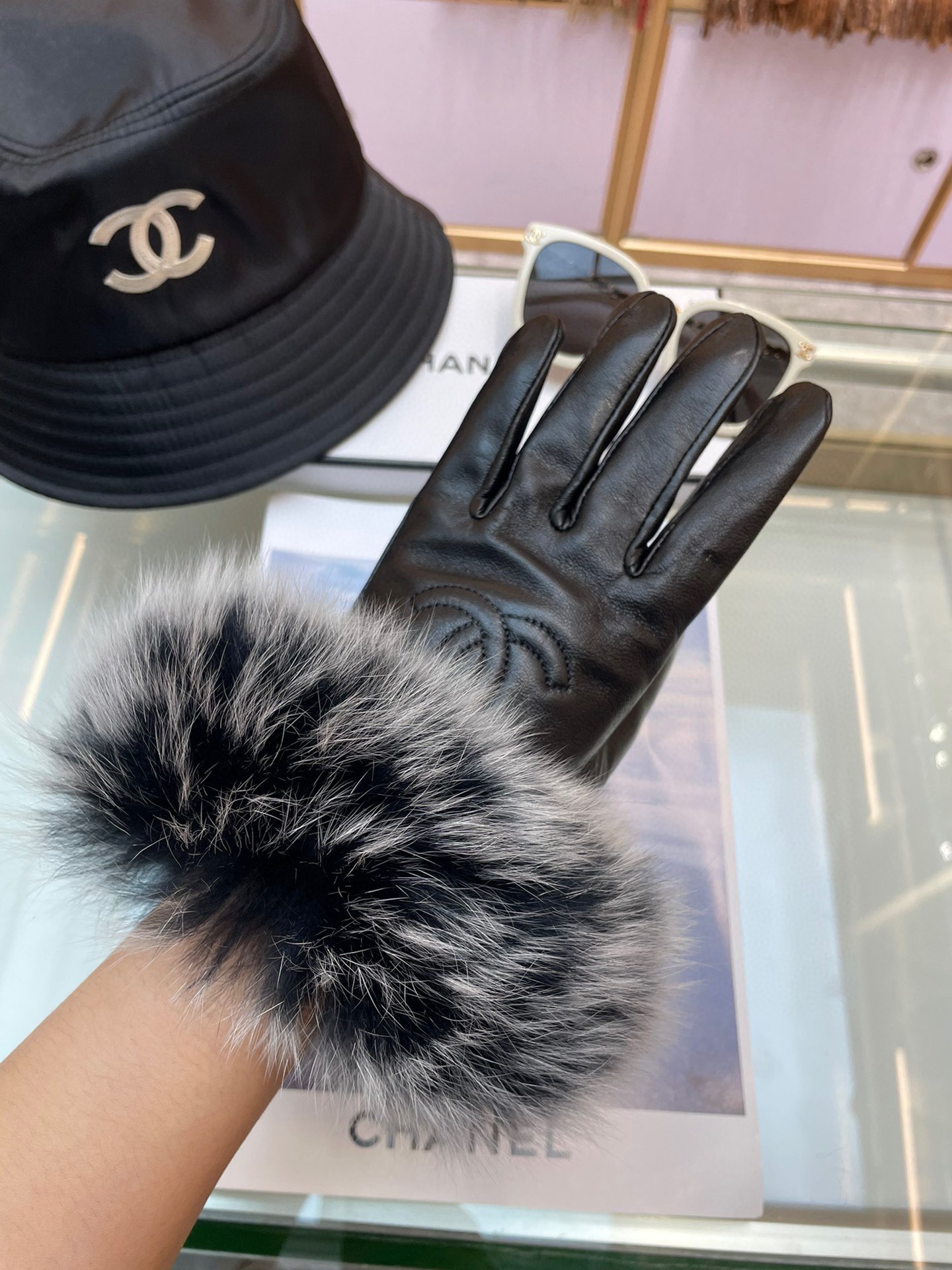 [TOP] CHANEL  Women's Gloves First Grade Sheepskin Gloves- Black