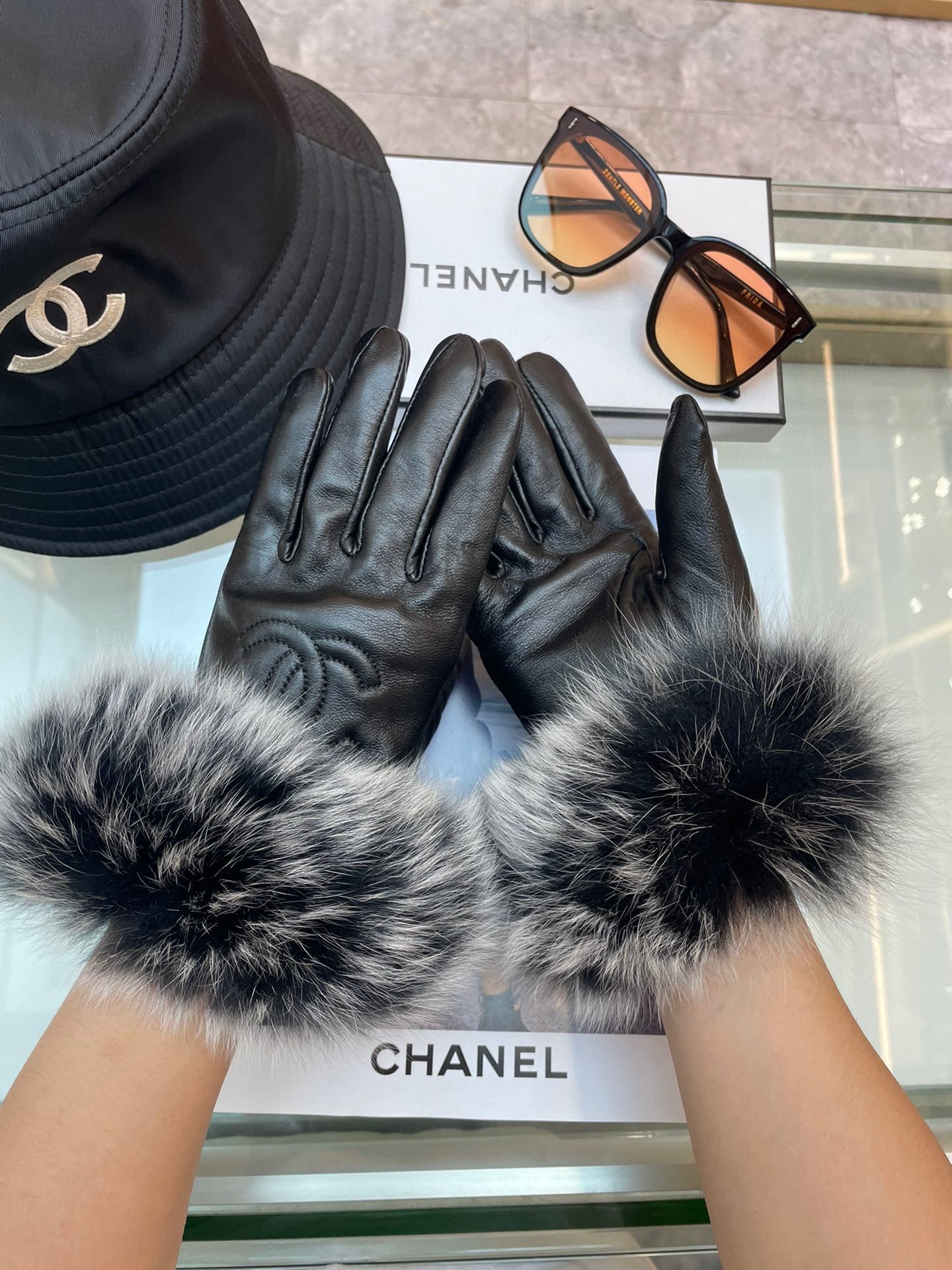 [TOP] CHANEL  Women's Gloves First Grade Sheepskin Gloves- Black