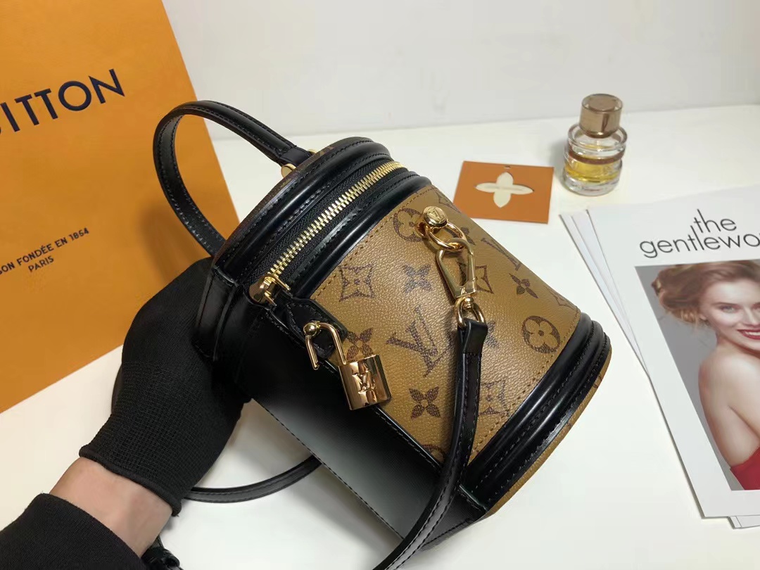 [TOP] Louis Vuitton LV Giant Monogram Vanity Bag 15.0x 17.0x 15.0 CM