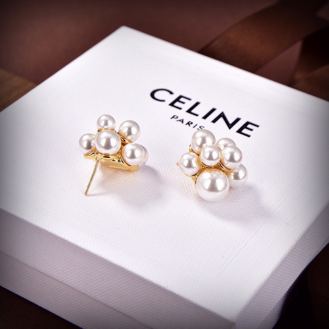 [TOP] CELINE Pearl Earrings - Gold