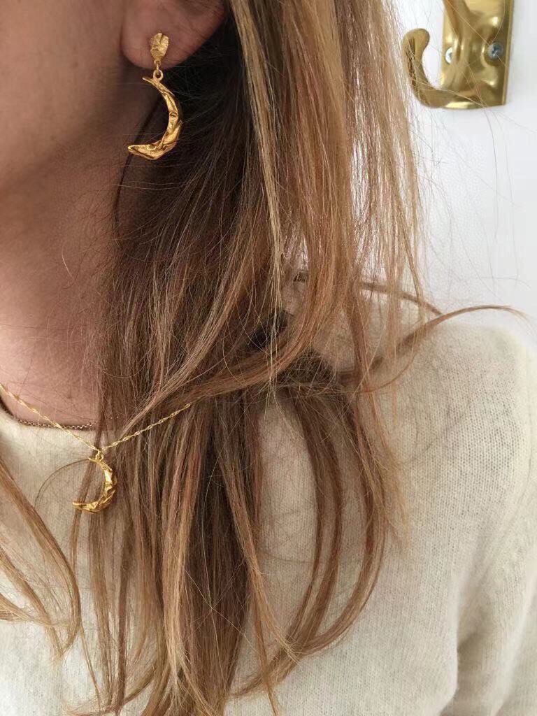 [TOP] CELINE Crescent Earrings - Gold