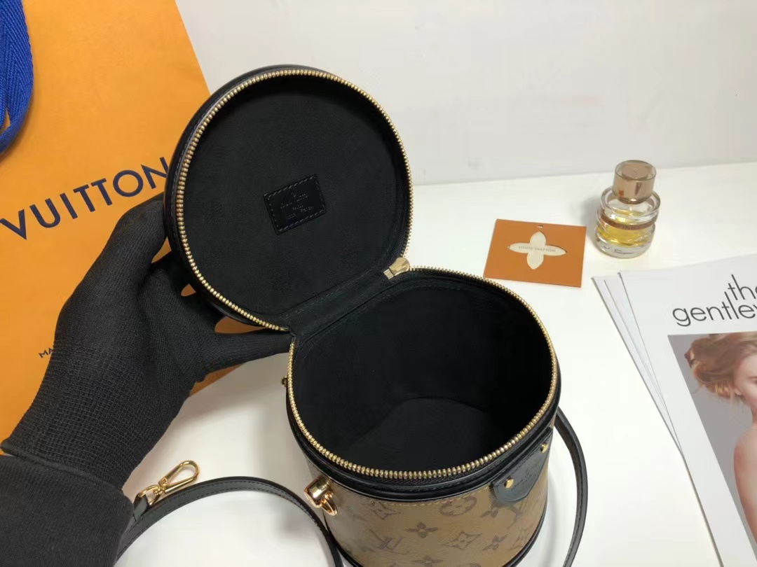 [TOP] Louis Vuitton LV Giant Monogram Vanity Bag 15.0x 17.0x 15.0 CM