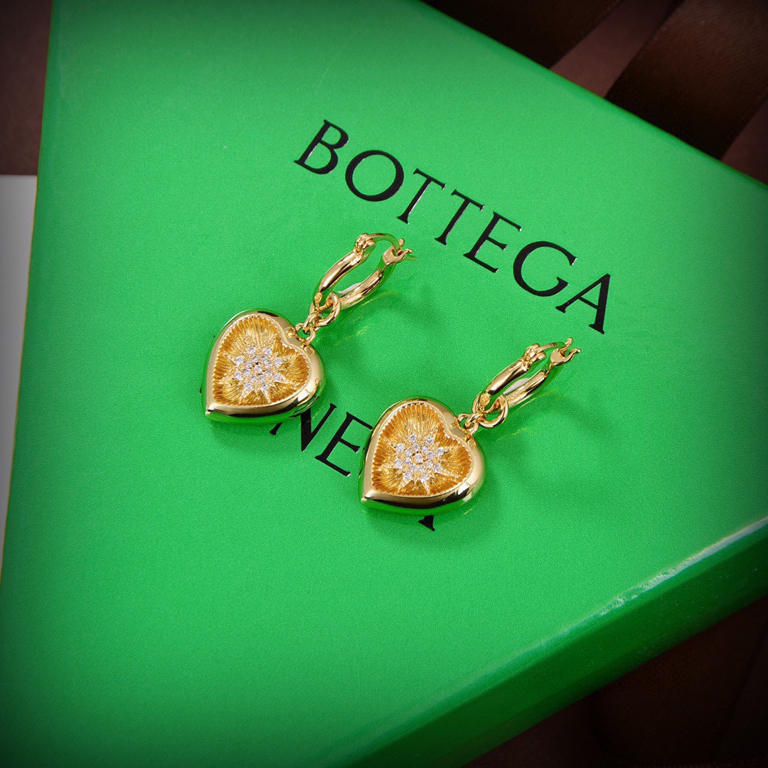 [TOP] Bottega Veneta BV Heart Earrings - Gold