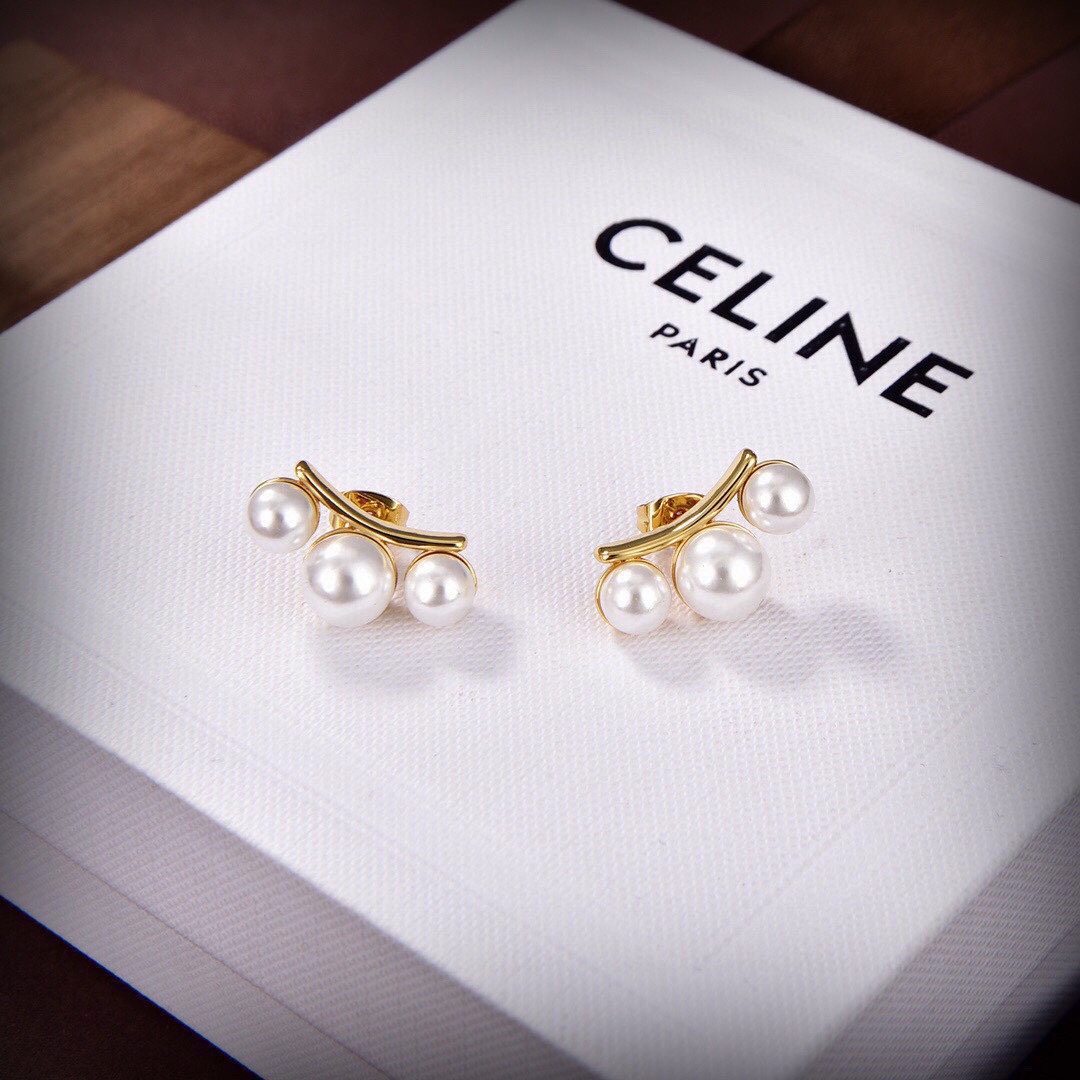 [TOP] CELINE Pearl Earrings - Gold